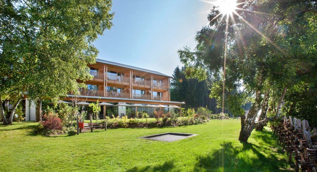 Partner Naturparkhotel Bauernhofer Aussen 1080x588 - Partner
