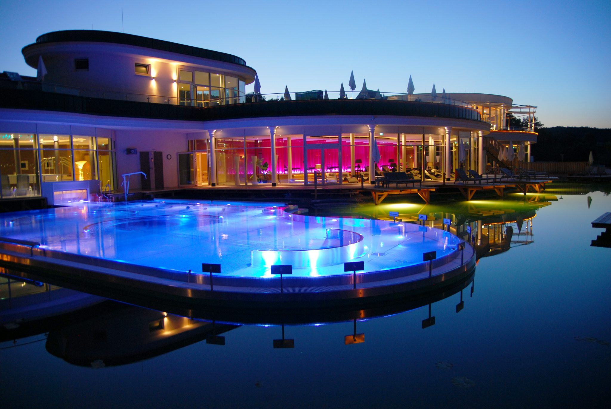 Gewinnspiel AVITA Nachtaufnahme ©AVITA Resort - Gewinnspiel