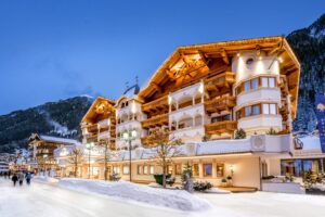 Trofana Royal Resort   Winter front&copy;valentin fotoo 3 300x200 - Trofana Royal Resort _ Winter_front&copy;valentin_fotoo (3)