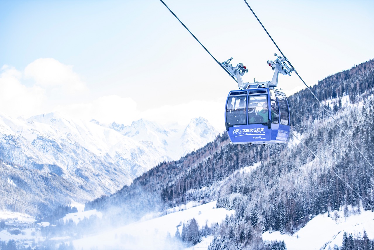 galzigbahn inmitten einer weissen schneelandschaft c arlberger bergbahnen ski arlberg - Der Arlberg – Wiege des alpinen Skilaufs