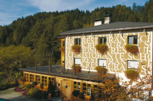 Sterneregen für Südtirols Gastronomie Restaurant Schöneck im Pustertal ©IDM Südtirol Alex Filz 300x199 - Sterneregen für Südtirols Gastronomie