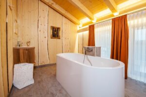 entspannung bei privatem bad hotel rupertihof 300x200 - Kraftplatz im Berchtesgadener Land