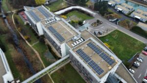 03 Photovoltaik Module Hotel © electrify GmbH reduce 300x169 - 03_Photovoltaik Module Hotel © electrify GmbH reduce