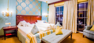 2 grandhotel lienz zimmer wolfgang supper 300x138 - 2_grandhotel_lienz_zimmer_wolfgang_supper