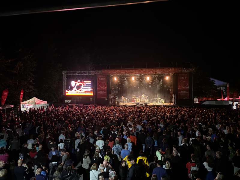 ORF Radio Oberösterreich-Sommer Open Air im EurothermenResort Bad Schallerbach Sommer Open Air Foto 2 reduce - ORF Radio Oberösterreich-Sommer Open Air im EurothermenResort Bad Schallerbach