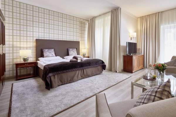 Zimmeransicht AH Gasteinertal c Michael Huber Fotografie reduce - Gewinnspiel